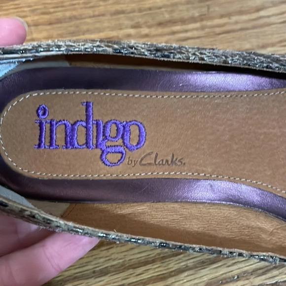 Indigo by Clarks Snakeskin Pattern Slip On Shoes heeled loafer size 7.5 - Picture 4 of 11